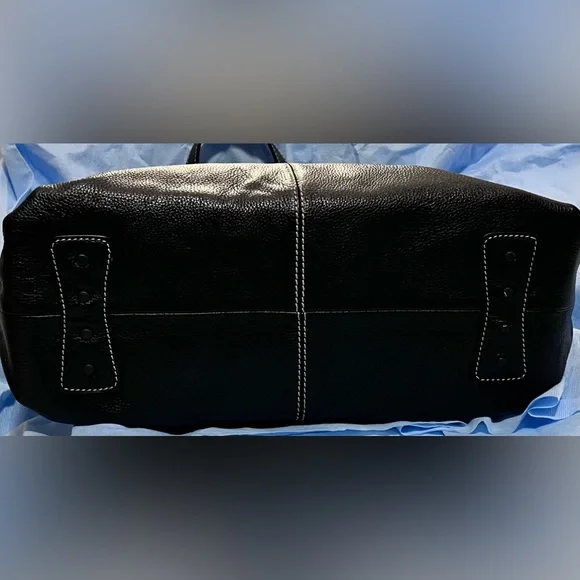 TOD’s black Pebbled Leather bag with dark gray Suede Interior.  Meas. 15 x 9in - Picture 4 of 16